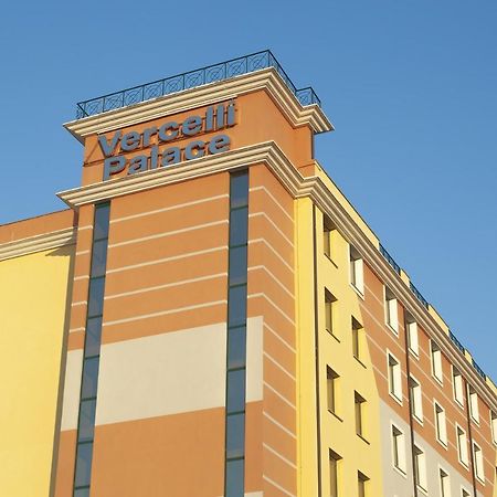 Vercelli Palace Hotel Esterno foto
